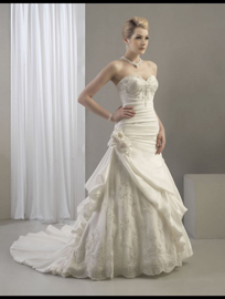 Dress: VE8064 Designer: Venus Bridal