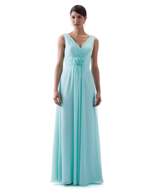 Dress: BM1820 Designer: Venus Bridal