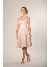 Dress: BM2210 Designer: Venus Bridal